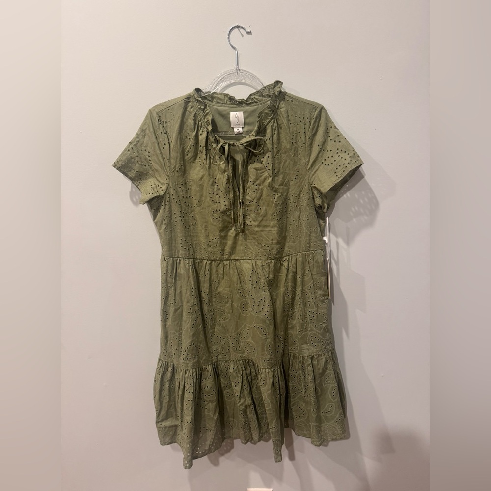 Eyelet Tie-Neck Short Sleeve Dress in Olive Green